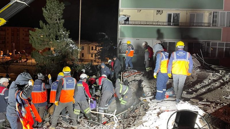 Madenciler, depremin gerçek kahramanları oldu